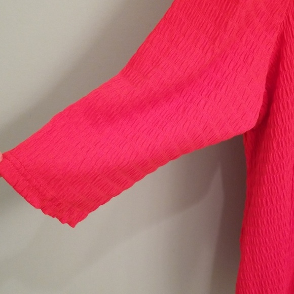 Breckenridge Woman Red 3/4 Length Sleeve Top in 2X - Picture 4 of 8